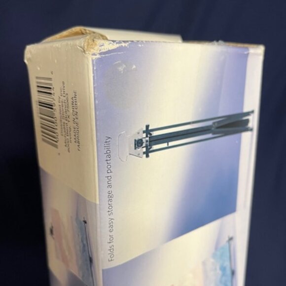 Artist's Loft Fold-Away Aluminum Lightweight Easel Holds Canvases Up to 20" - Picture 9 of 9